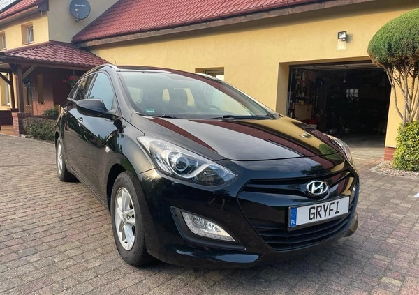 Hyundai I30 cena 37899 przebieg: 106420, rok produkcji 2014 z Siewierz małe 232